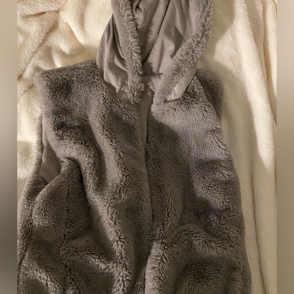 grey vest with hood | i <3 pinc | size large